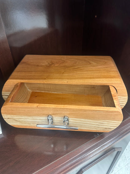 Mariah's Second White Oak and Mahogany Bandsaw Box (Copy)